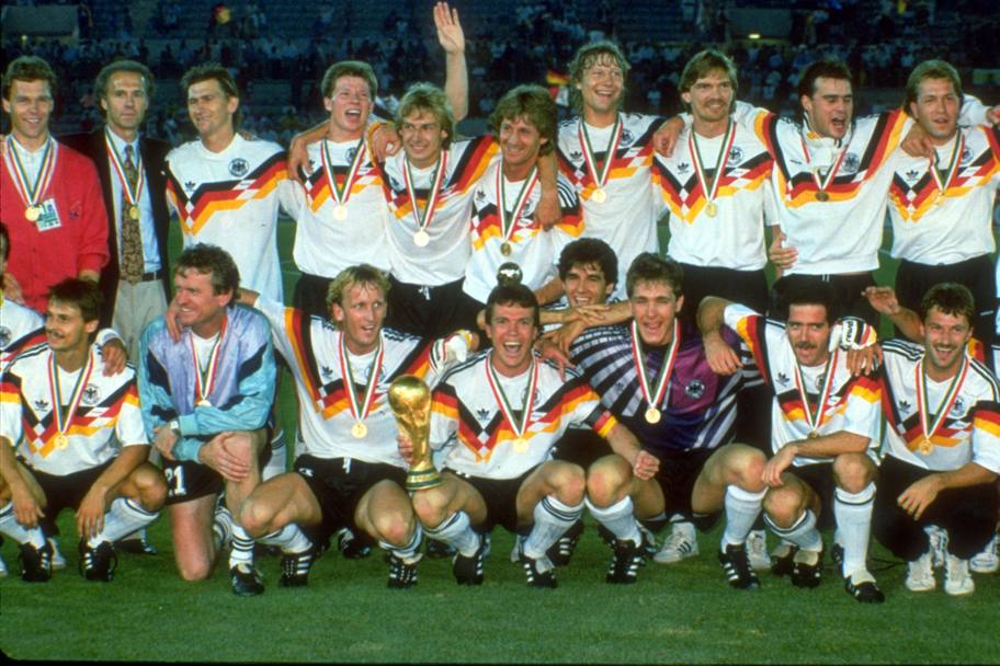 Mondiali Italia 90. finalissima Germania Ovest - Argentina 1 0. La squadra tedesca campione del mondo (Ap)